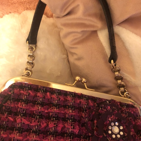 Liz Claiborne Tweed Magenta and Black fashion clutch bag with strap and flower - Picture 3 of 5
